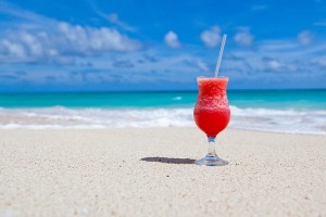 drink-on-beach-4419x2946_14061